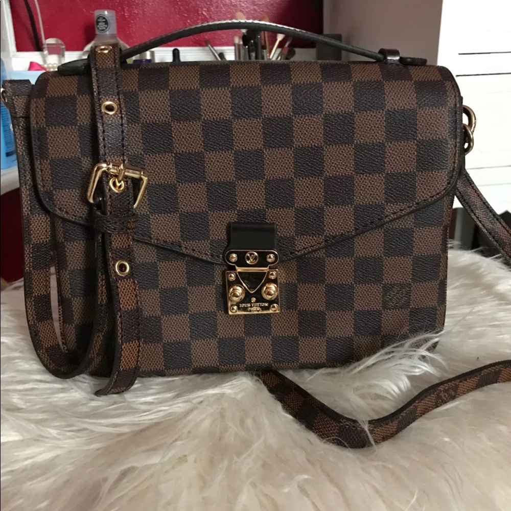 Louis Vuitton crossbody pochette metis